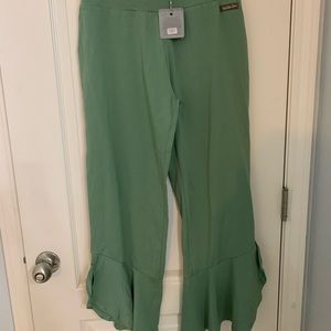 Matilda Jane ruffle pants.